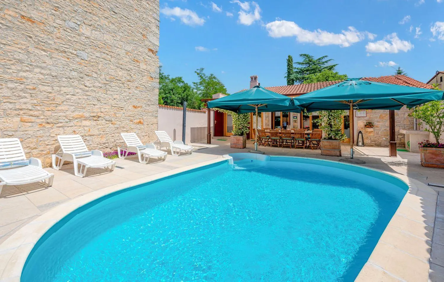 Rustic Villa Diana With Pool Near Rovinj location