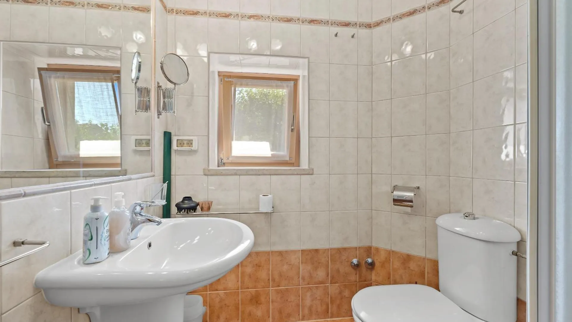 Rustic Villa Diana With Pool Near Rovinj Burici